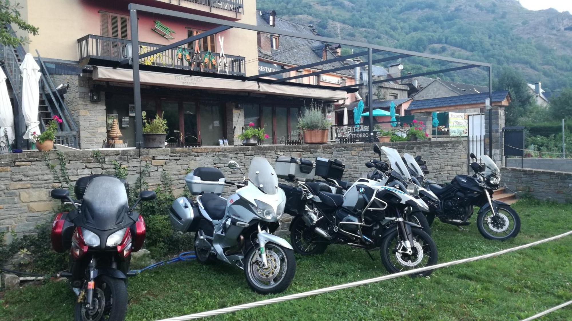 Hostaltina Bossòst Esterno foto