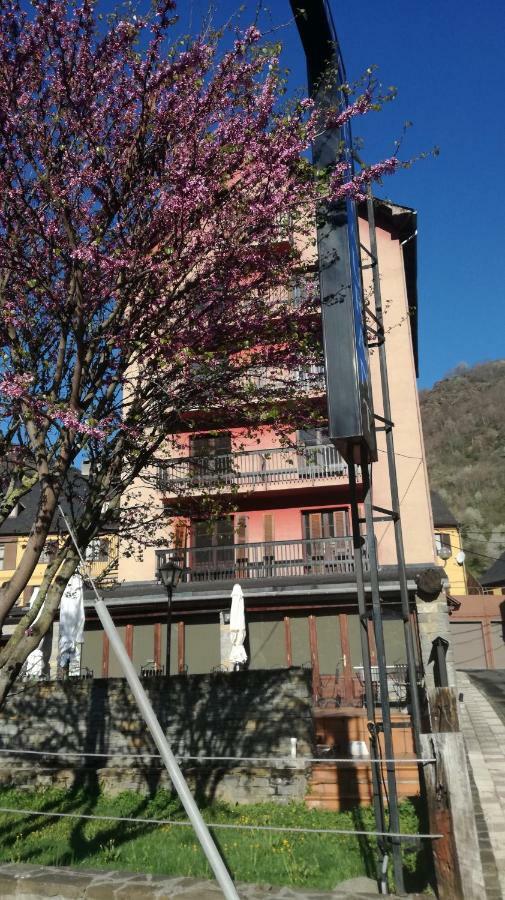 Hostaltina Bossòst Esterno foto